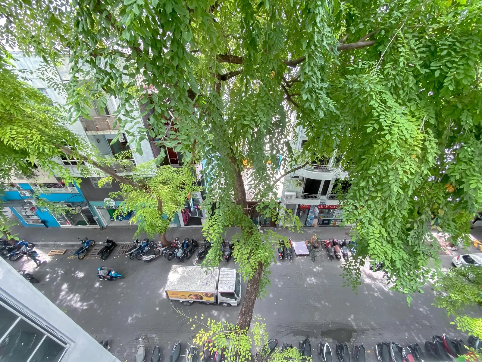 Modern Executive 3-Bedroom Serviced Apartment — Malé