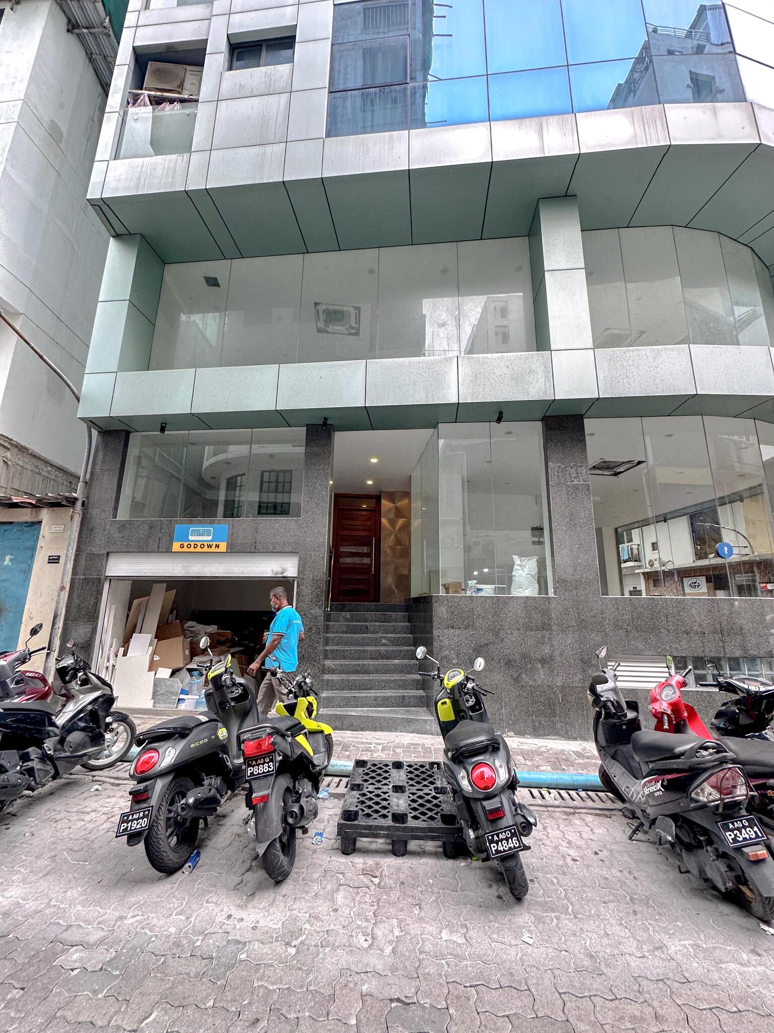 Duplex Commercial Space in Henveiru for Lease — Hulhumalé