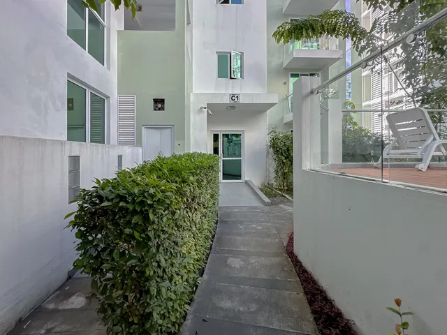 Platinum Residences — photo 4