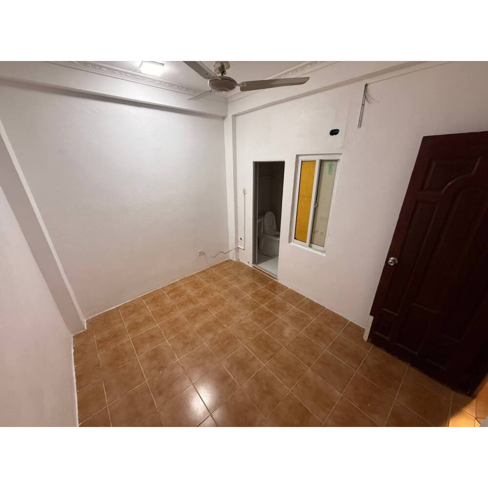 2 ROOM APARTMENT WITH 2 TOILETS AVAILABLE. — Malé — Maafannu