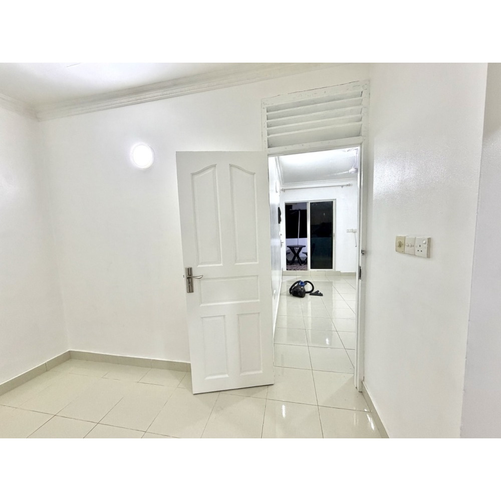 1Room Apartment with Terrace for Rent, 6th Floor (No Lift) | Not Furnished — Malé — Henveiru