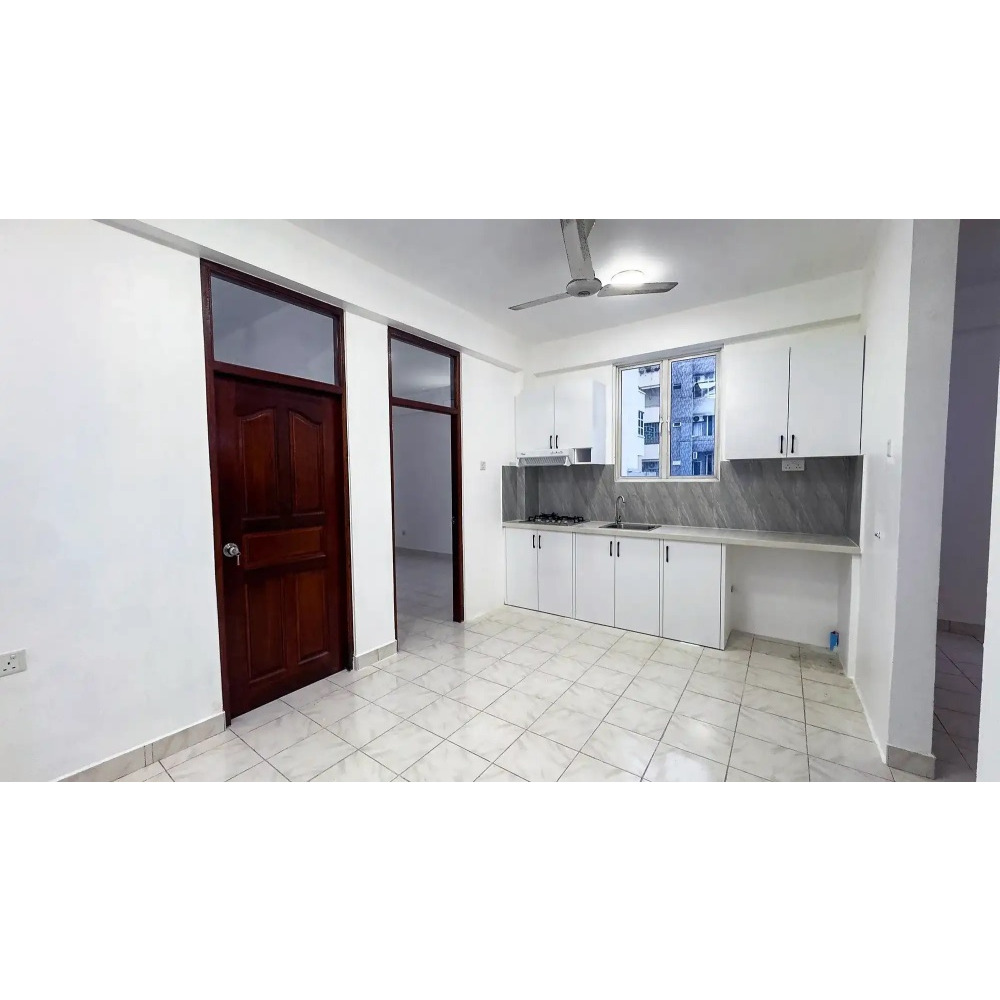 Renovated unfurnished 3 bedroom in Gandhakoalhi Magu, 3rd FL, Male' (NO LIFT) — Malé — Maafannu