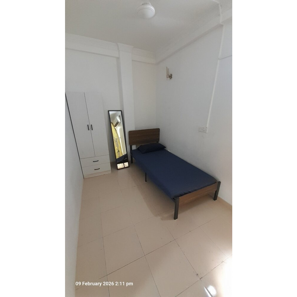 Private room. Shared bathroom. 4th floor NO lift — Malé — Henveiru