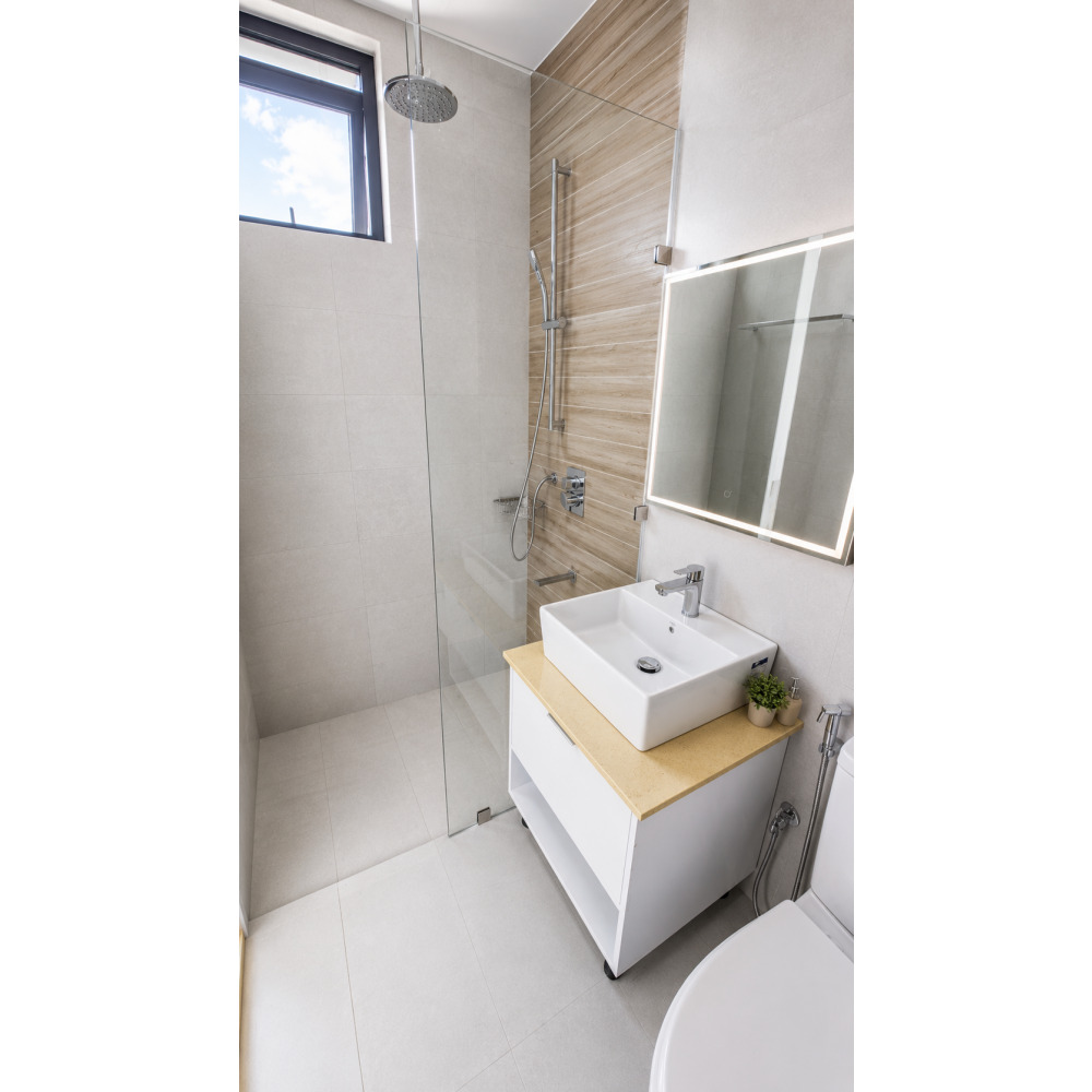 BRAND NEW LUXURY 4 BEDROOM INFRONT OF CENTRAL PARK FOR JUST 6.5 SELLING URGENTLY — Hulhumalé