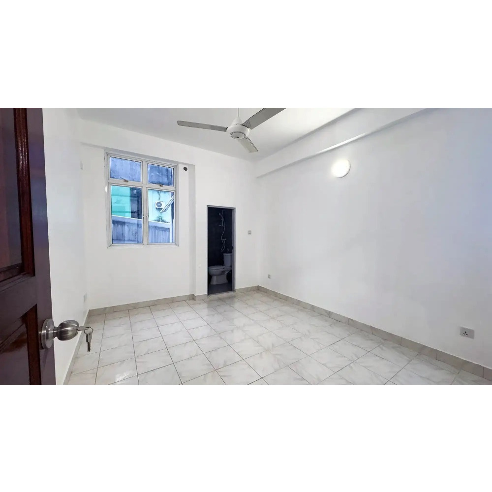 Unfurnished 3 bedroom apartment, Gandhakoalhi Magu, 3rd FL, Male' (NO LIFT) — Malé — Maafannu