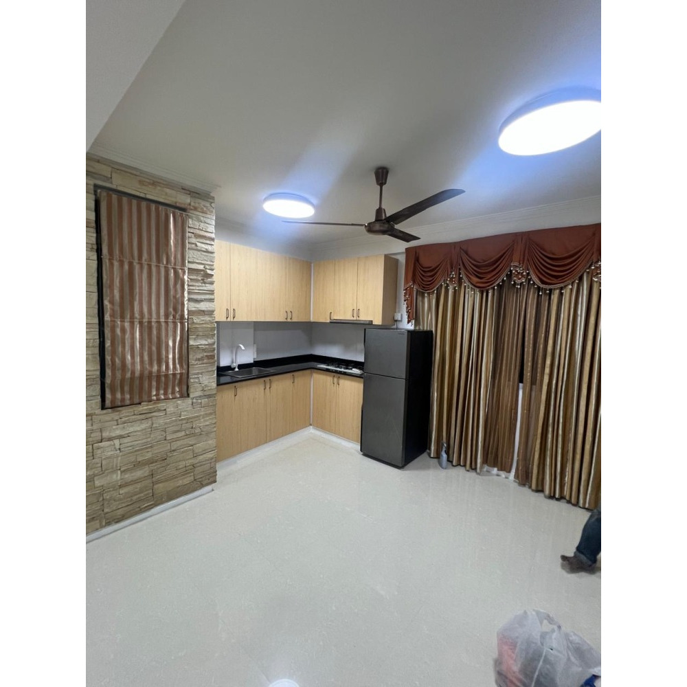 STUDIO ROOM for 13000/- SEMI FURNISHED 3rd floor ( no lift) — Malé — Machchangolhi