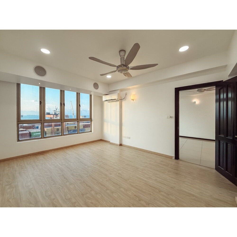 Executive Office/Apartment for Rent Prime Oceanfront Location (Call ) — Malé — Maafannu