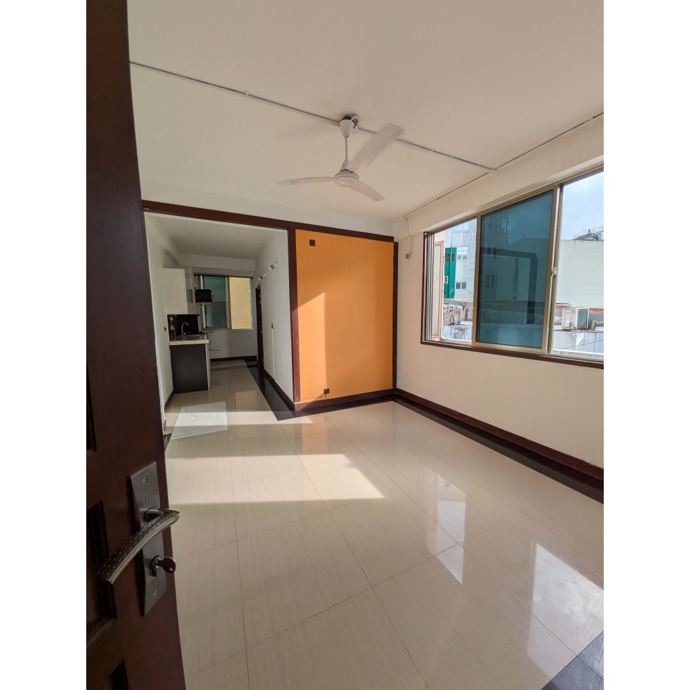 1 room semi furnished spacious apartment for rent 15000 please — Malé — Galolhu