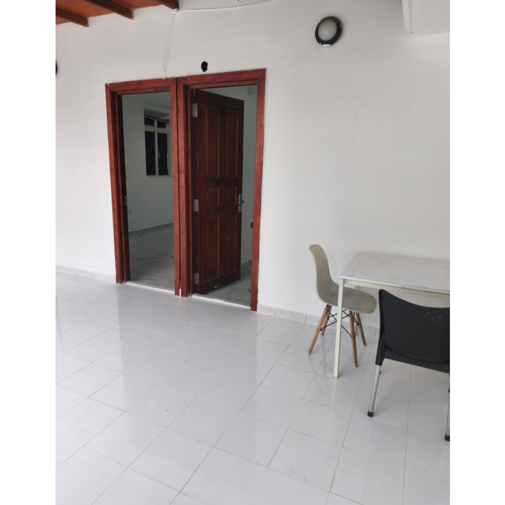 2 rooms for rent in a terrace, call, rent 11000 — Malé — Machchangolhi