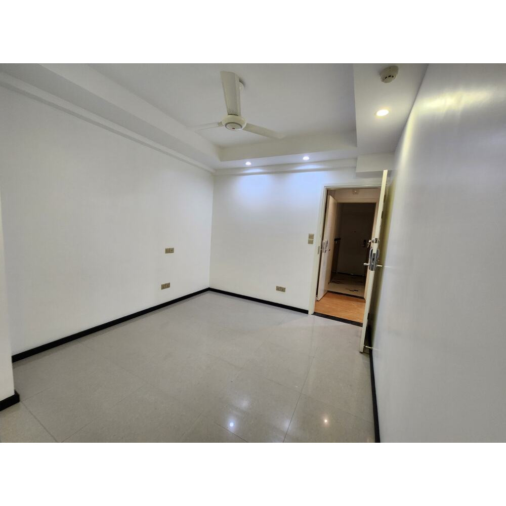 2 Room Apartment with attached Toilet (Call: Between 9:00 - 17:00 HRS) — Malé — Maafannu