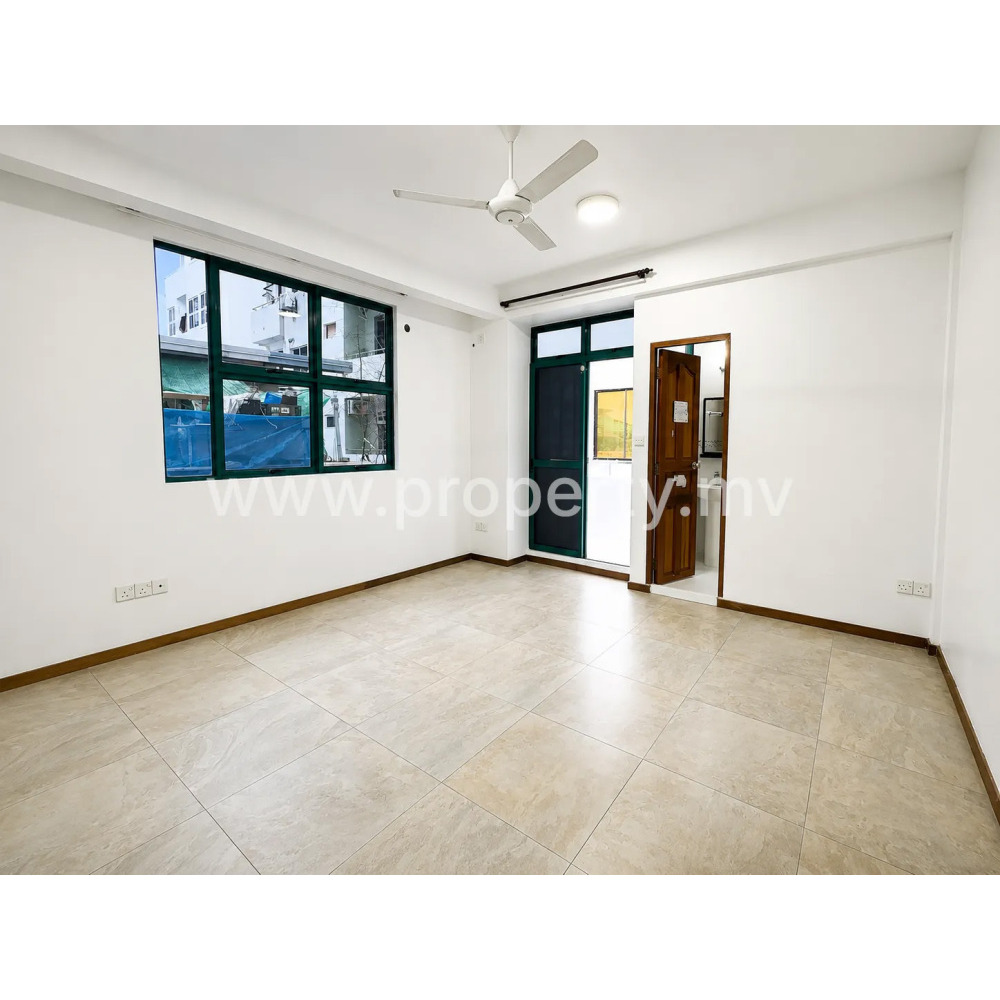 Unfurnished 3 bedroom + 1 maid room apartment in Dhilbahaaru Magu, 3rd FL, Male' — Malé — Machchangolhi