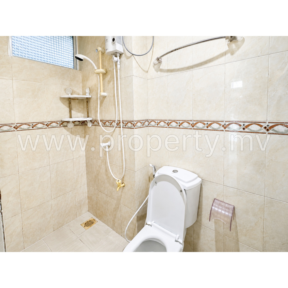 Unfurnished 2 bedroom + 1 maid room, Karankaa Magu, Henveyru, Male' — Malé — Henveiru