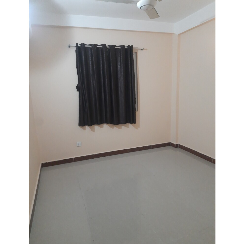 One room rent from 3 rooms apartment Foreigner Two or Three person — Hulhumalé