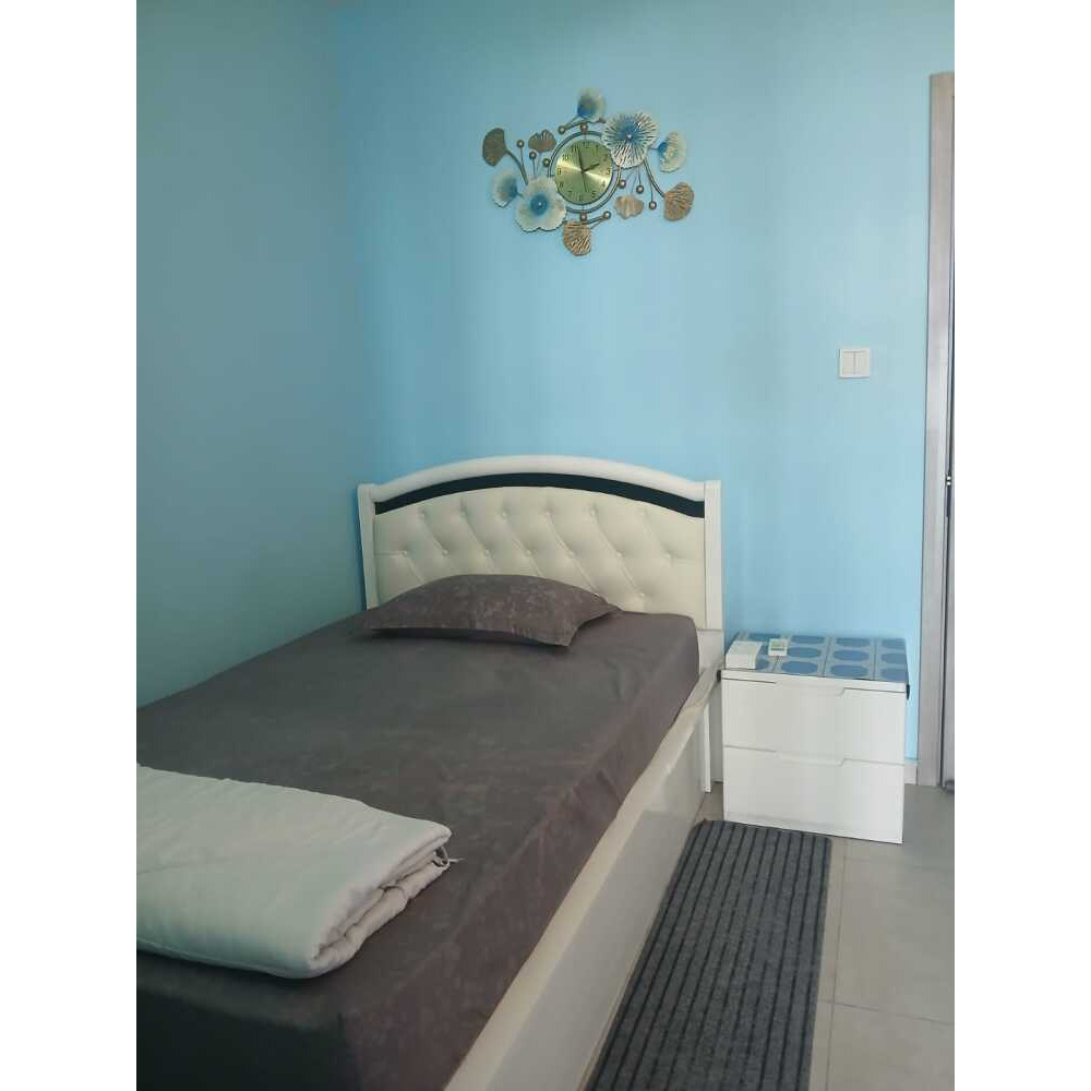 1 room attached with toilet and balcony from 3 rooms apartment — Hulhumalé
