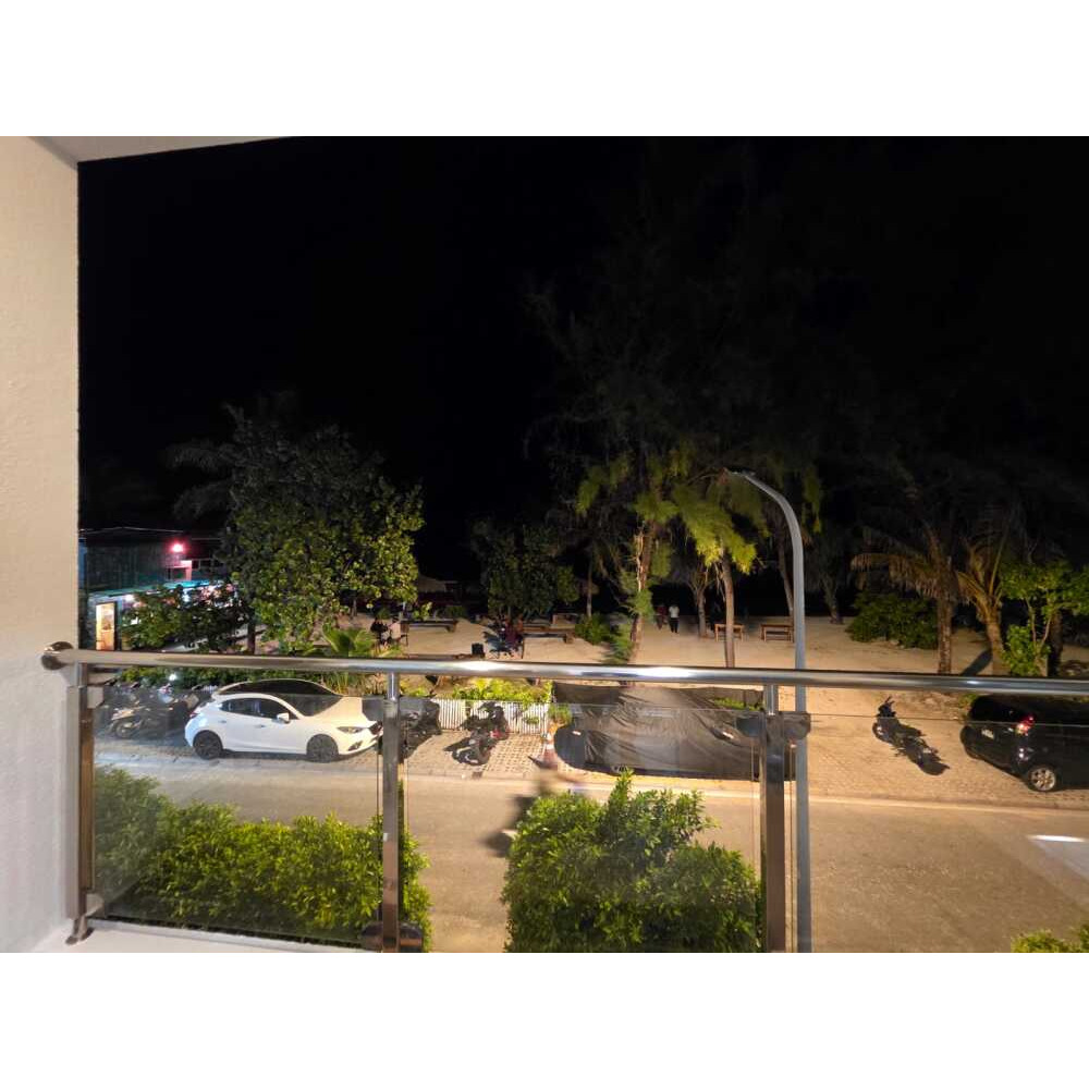 Beachfront 2+1 Bedroom Apartment - Fully Furnished - USD 2500 — Henveiru