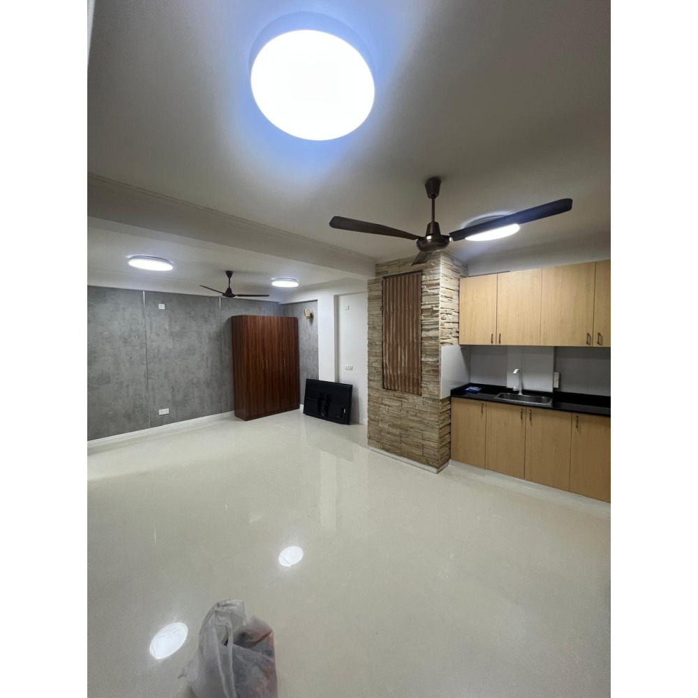 STUDIO ROOM for 13000/- SEMI FURNISHED 3rd floor ( no lift) — Malé — Machchangolhi