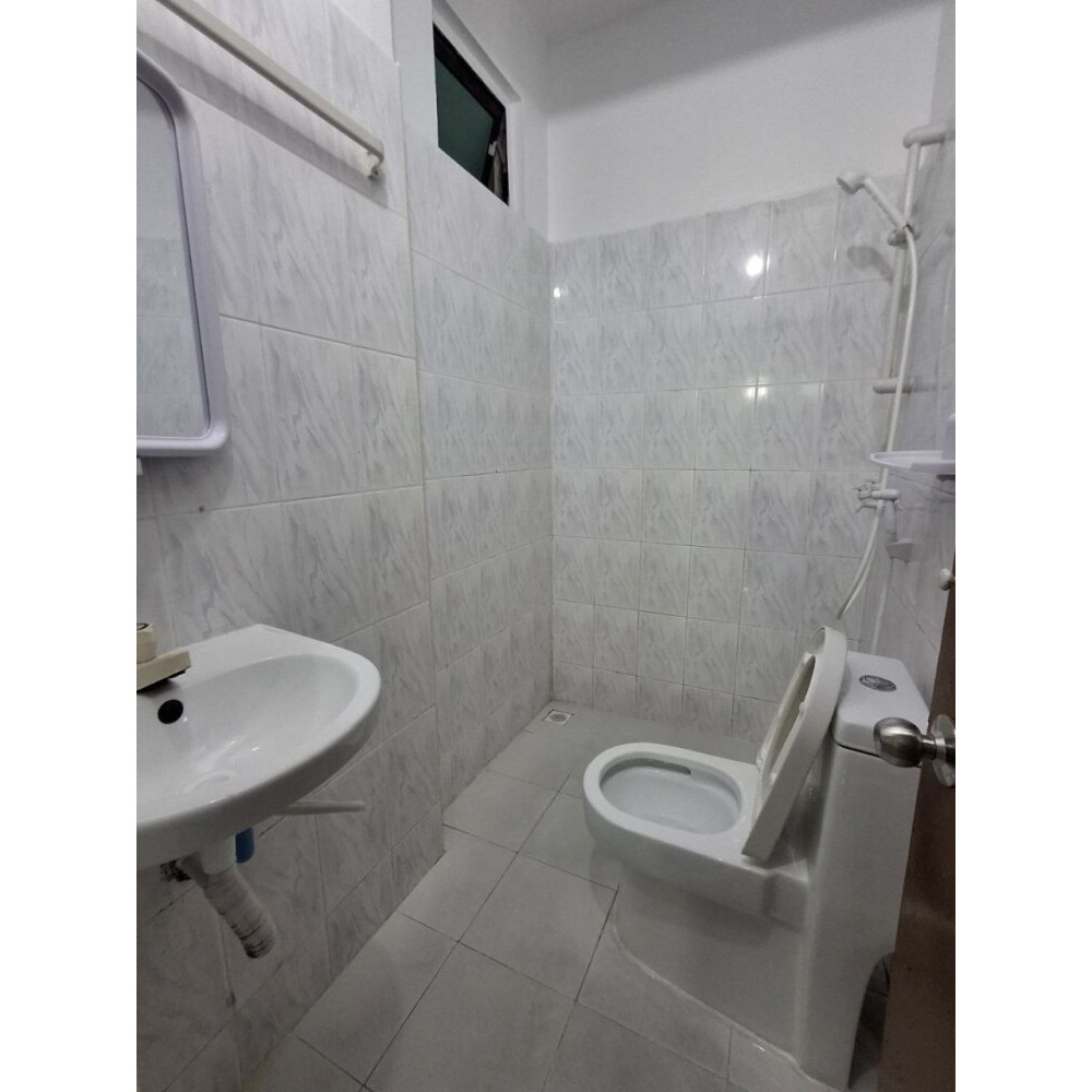 3 Bedroom | 2 Attached Toilet | Balcony, Kitchen | 3rd floor, no lift — Malé — Machchangolhi