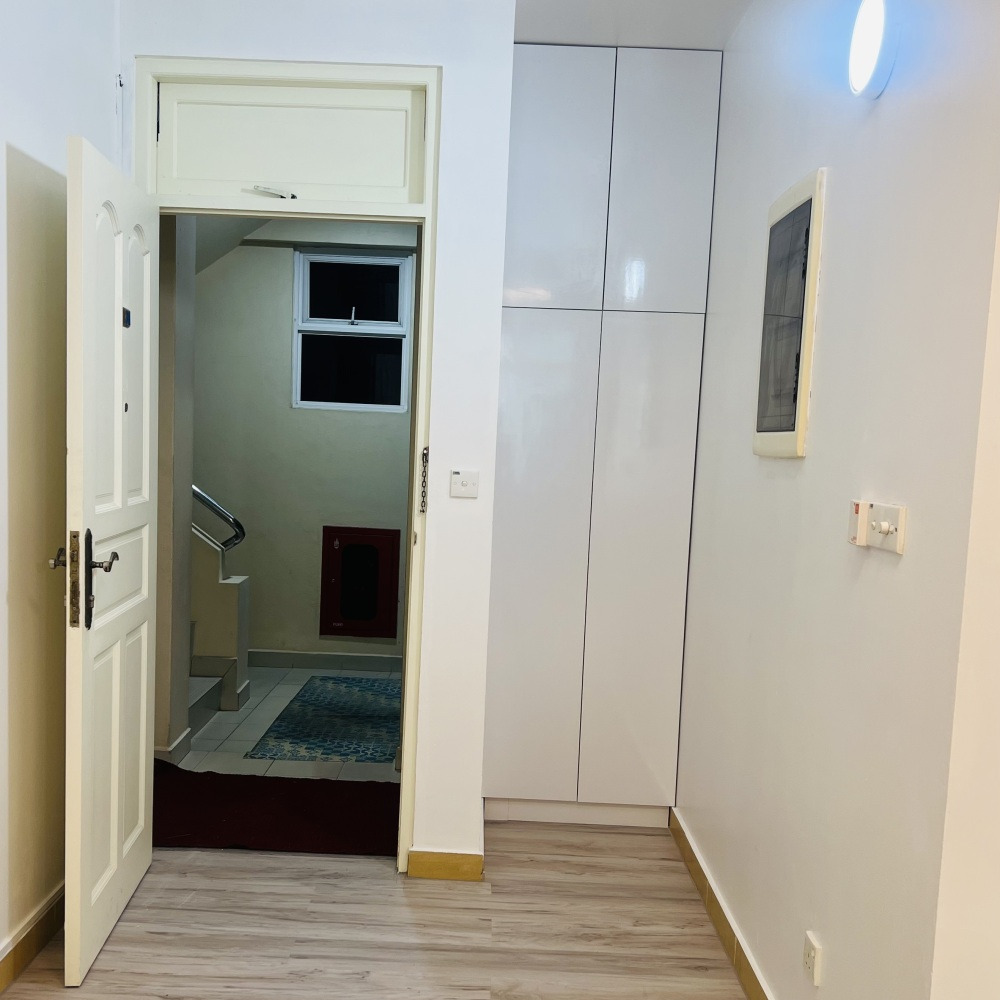 Very spacious apartment semi furnished, Male. 22,000 — Malé — Machchangolhi
