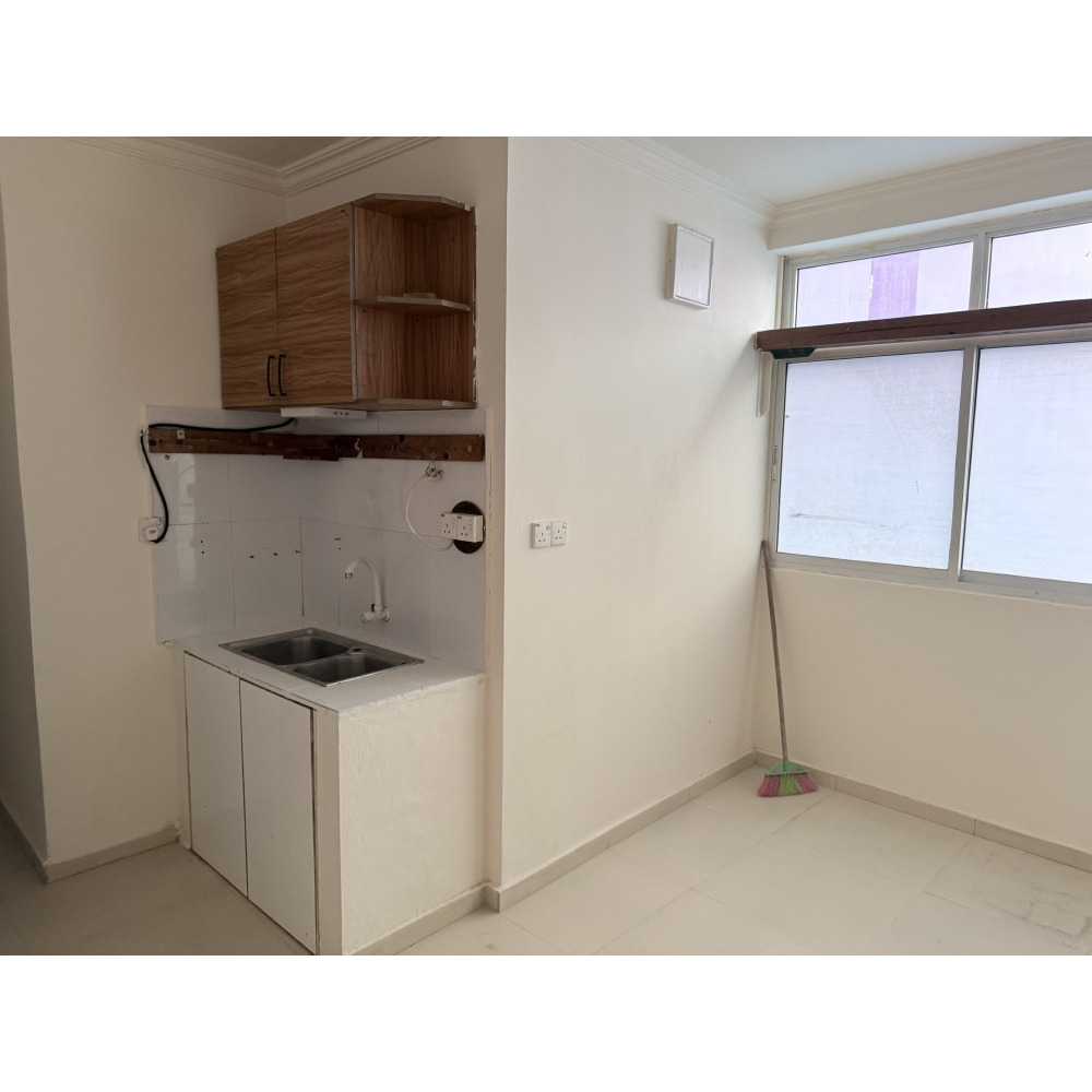 02 room apartment with toilet — Malé — Maafannu