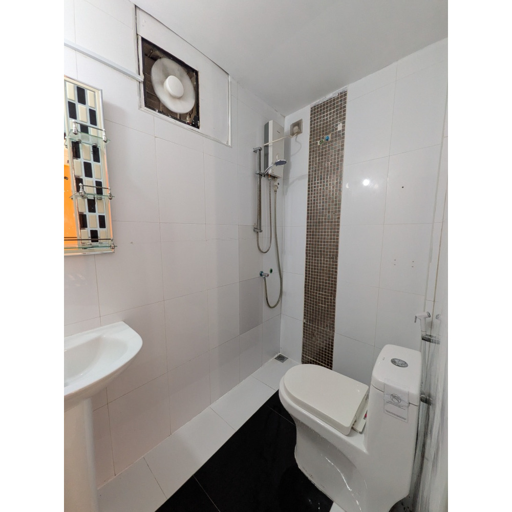 1 room semi furnished spacious apartment for rent 15000 please — Malé — Galolhu