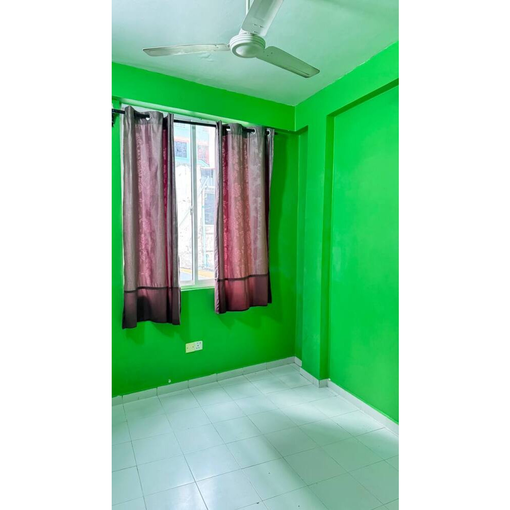 1 room and small room with 1 attached bathroom and kitchen — Malé — Maafannu
