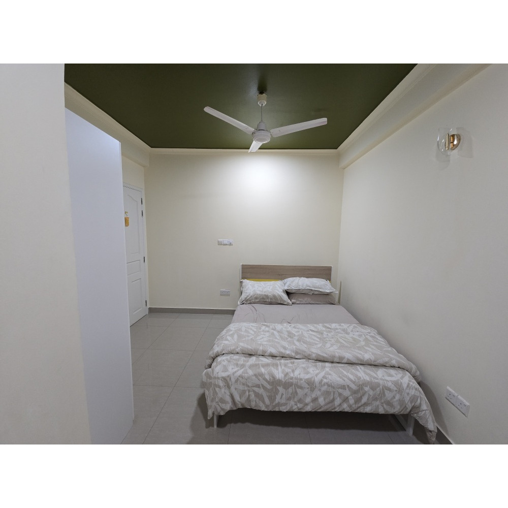 1 or 2 Rooms with Balcony from 3+1 Sharing Apartment. Utilities Included — Malé — Machchangolhi
