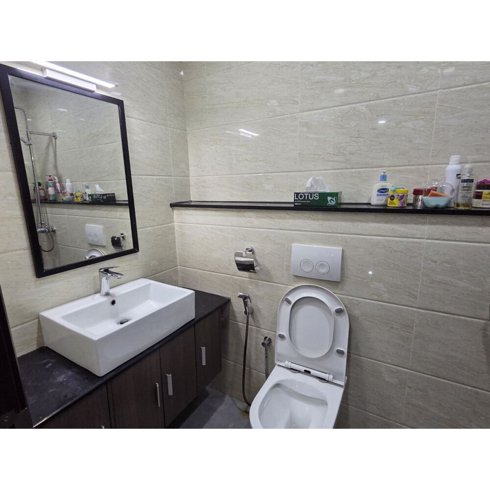 1 room from POLCO Tower. Hulhumale. — Hulhumalé