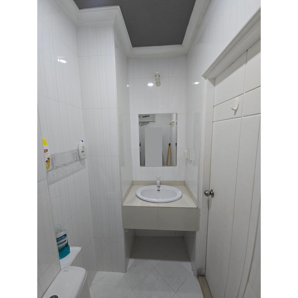 AC Rooms with Balcony for Monthly Rent. Sharing Kitchen. — Malé — Machchangolhi