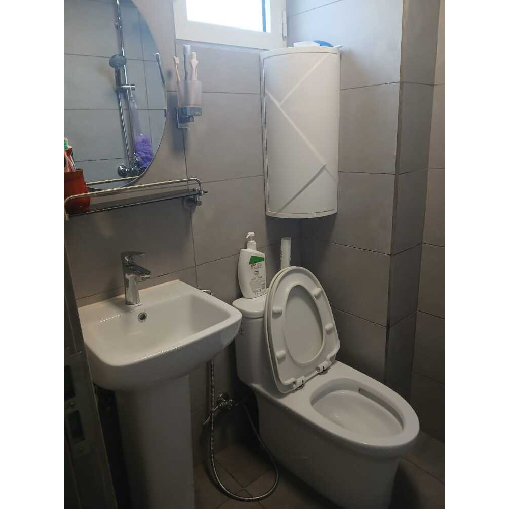 1 room attached with toilet and balcony from 3 rooms apartment — Hulhumalé