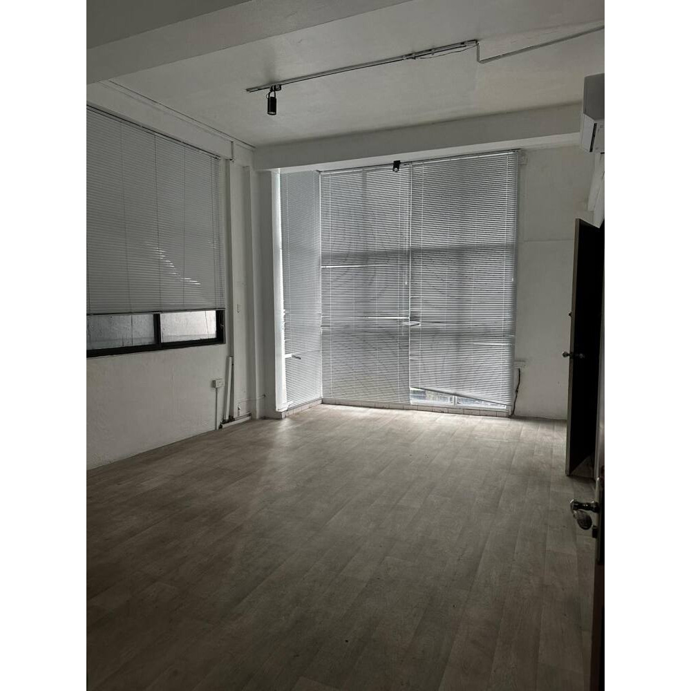 OFFICE FOR RENT / GODOWN — Malé — Henveiru