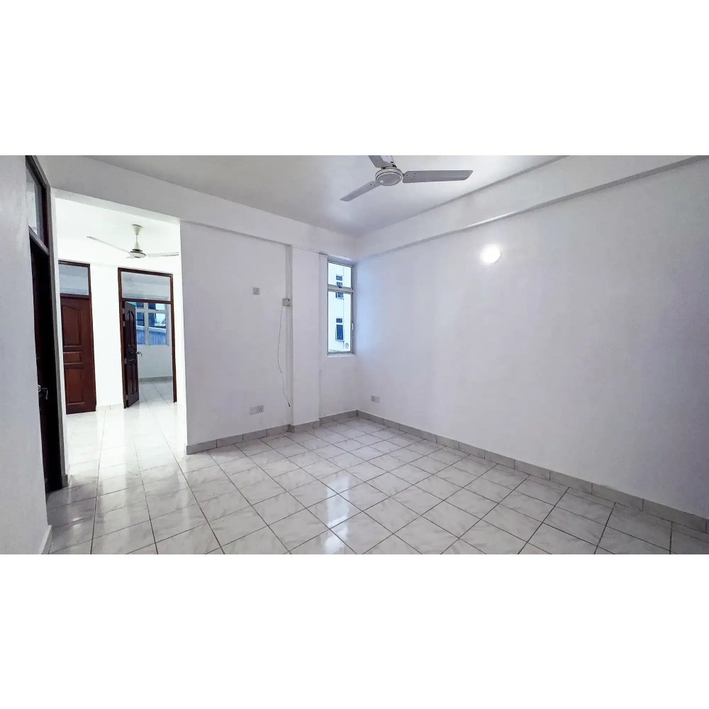Unfurnished 3 bedroom apartment, Gandhakoalhi Magu, 3rd FL, Male' (NO LIFT) — Malé — Maafannu