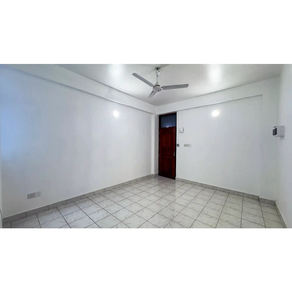 Unfurnished 3 bedroom apartment, Gandhakoalhi Magu, 3rd FL, Male' (NO LIFT) — Malé — Maafannu