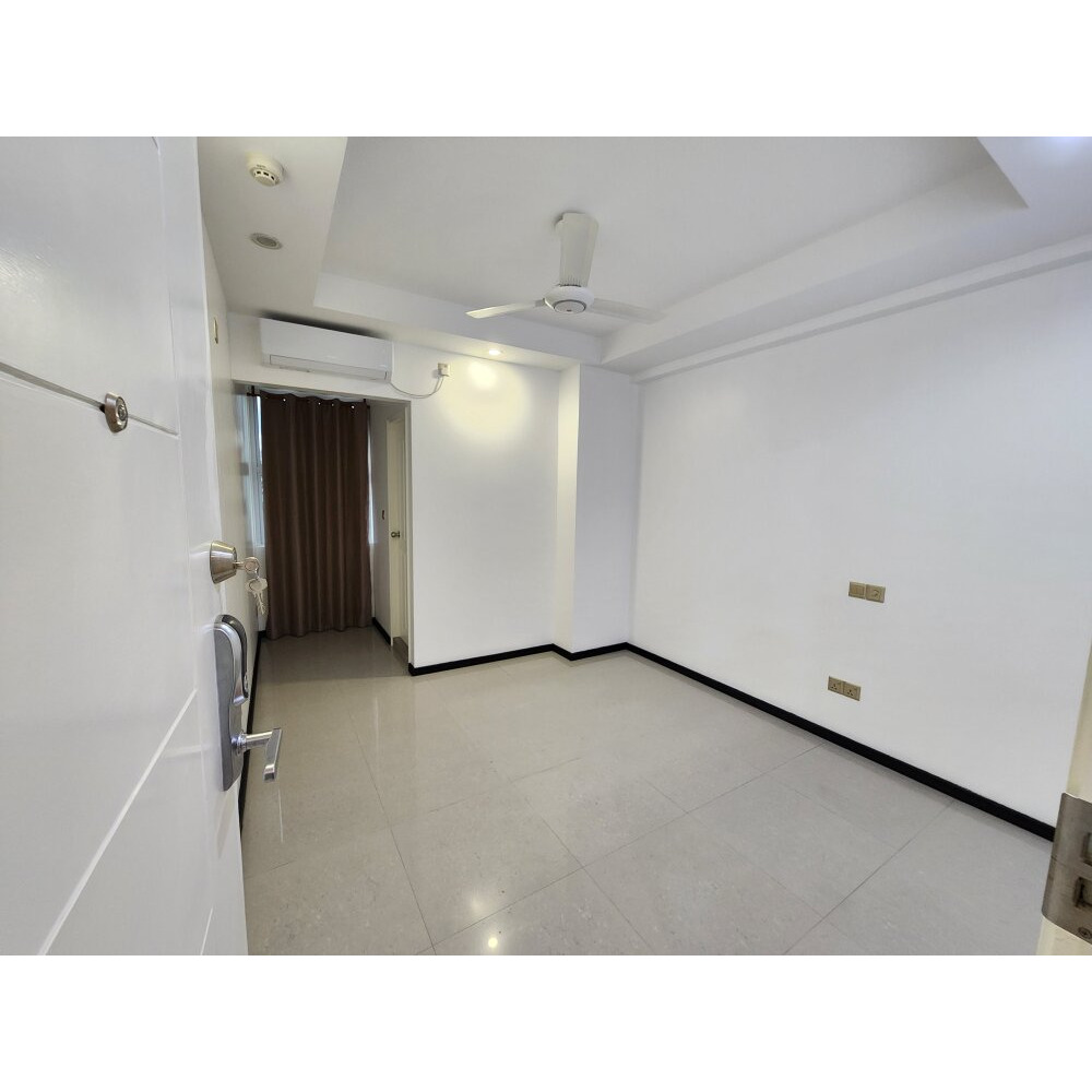 2 Room Apartment with attached Toilet (Call: Between 9:00 - 17:00 HRS) — Malé — Maafannu