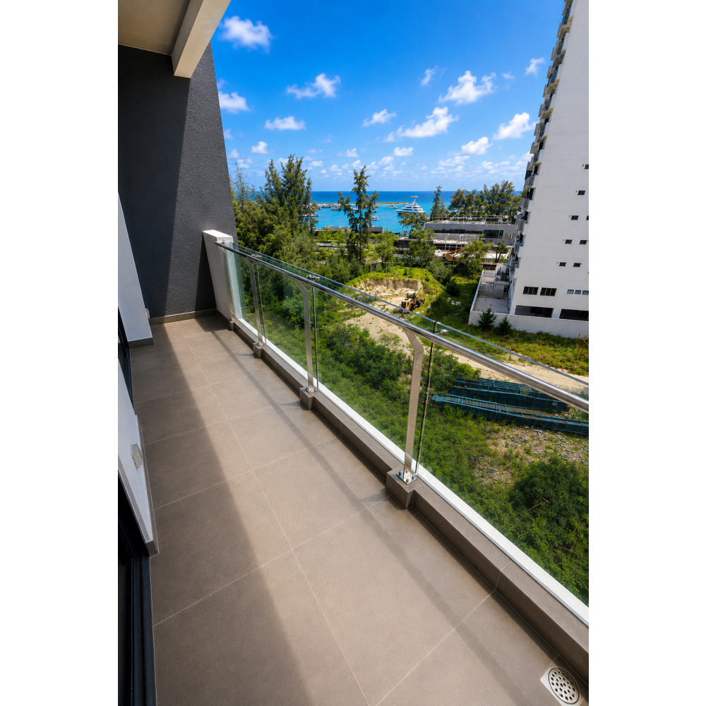 Brand-New Luxury 4 Bedroom Apartment with Car park (infront of Central Park ) — Hulhumalé