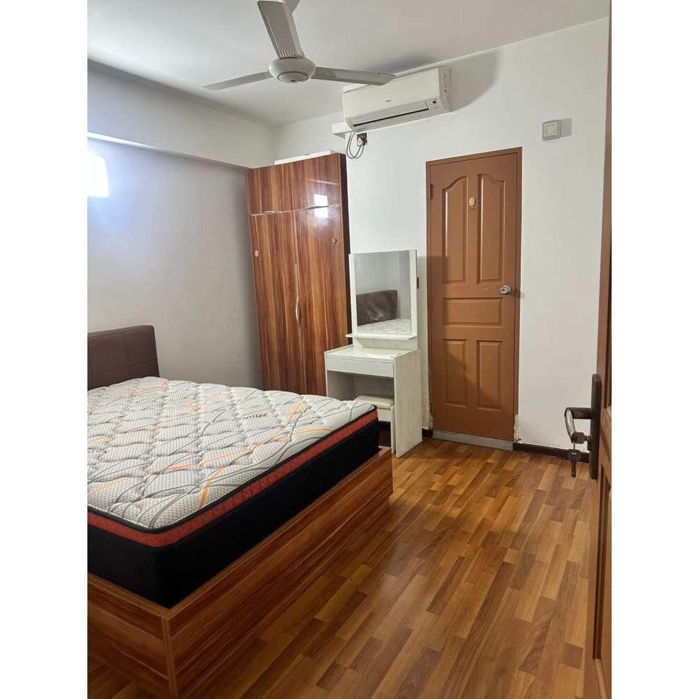 1 floor with 2+1 & 2 rooms fully furnished apartment with — Malé — Henveiru