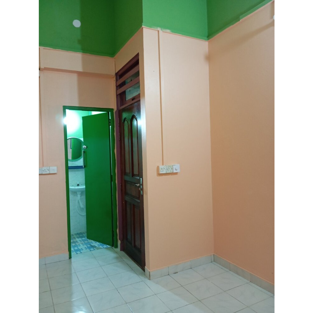 2 room apartment with attached toilet and separate kitchen (call ) — Malé — Galolhu
