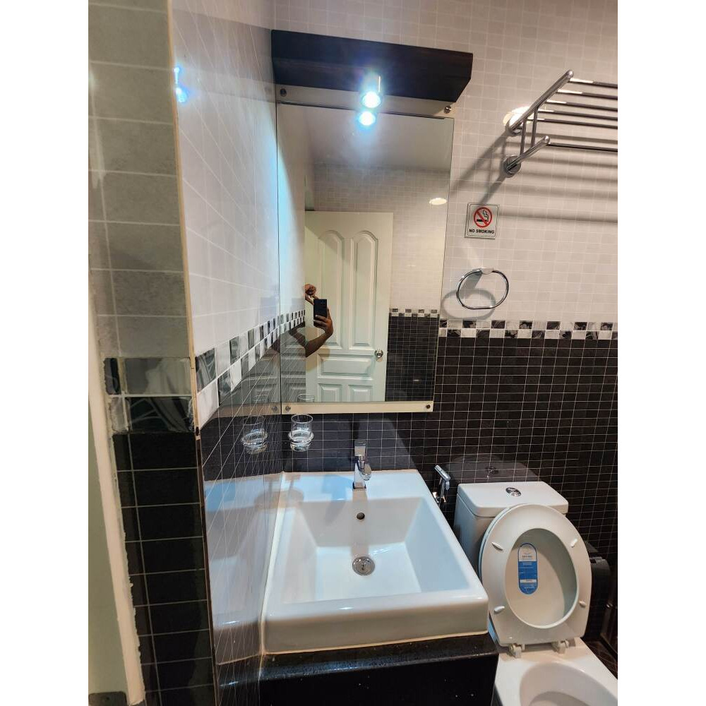 2 Room Apartment with attached Toilet (Call: Between 9:00 - 17:00 HRS) — Malé — Maafannu