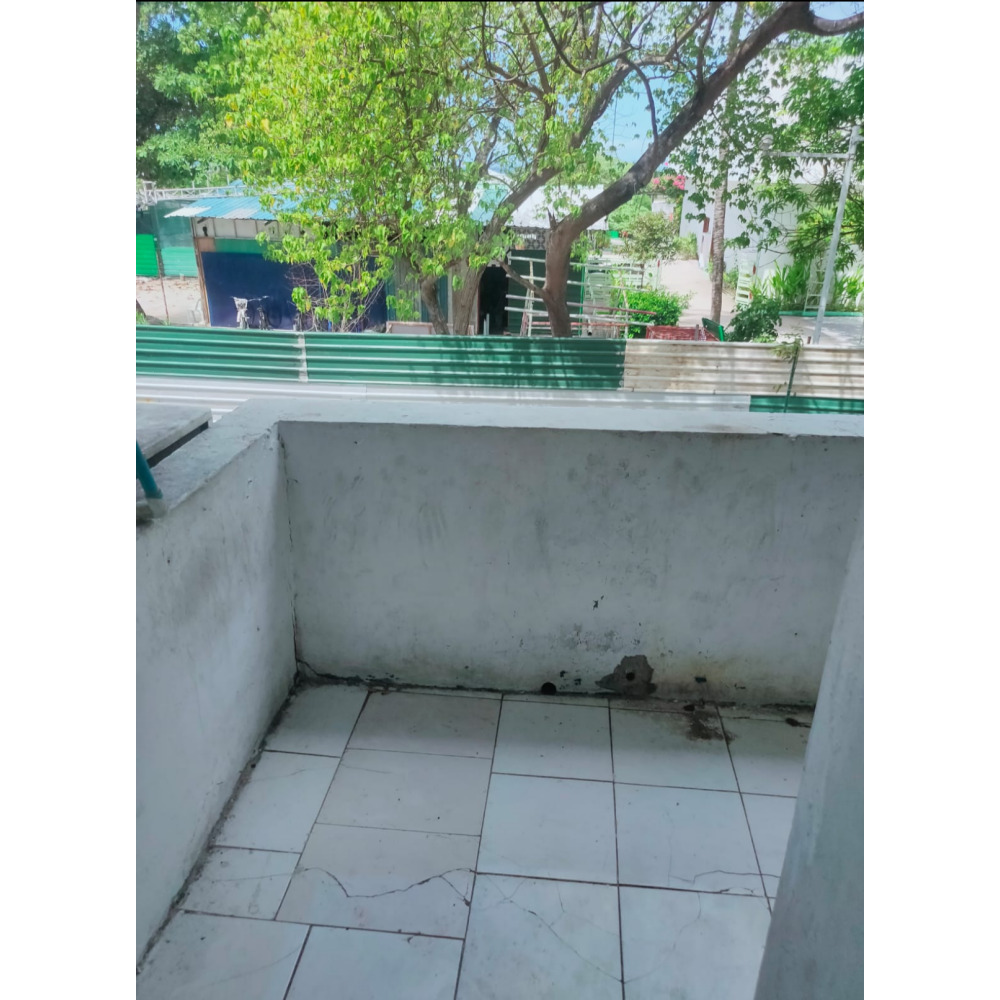 One ventilation A/ C Room for 7000/- rent. Kitchen and toilet in living room — Malé — Henveiru