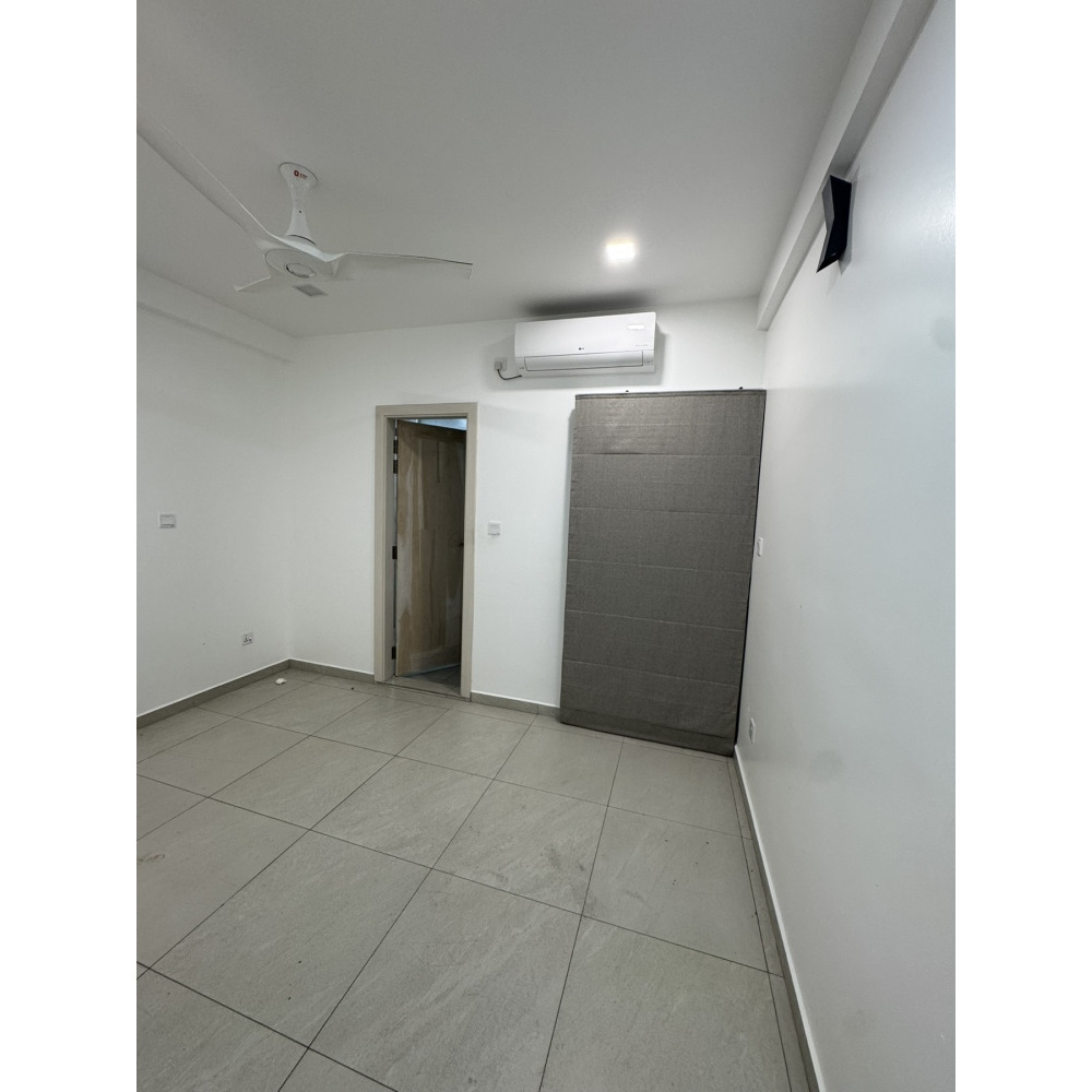 Male'- 3 Bedroom Semi Furnished Apartment — Malé — Maafannu