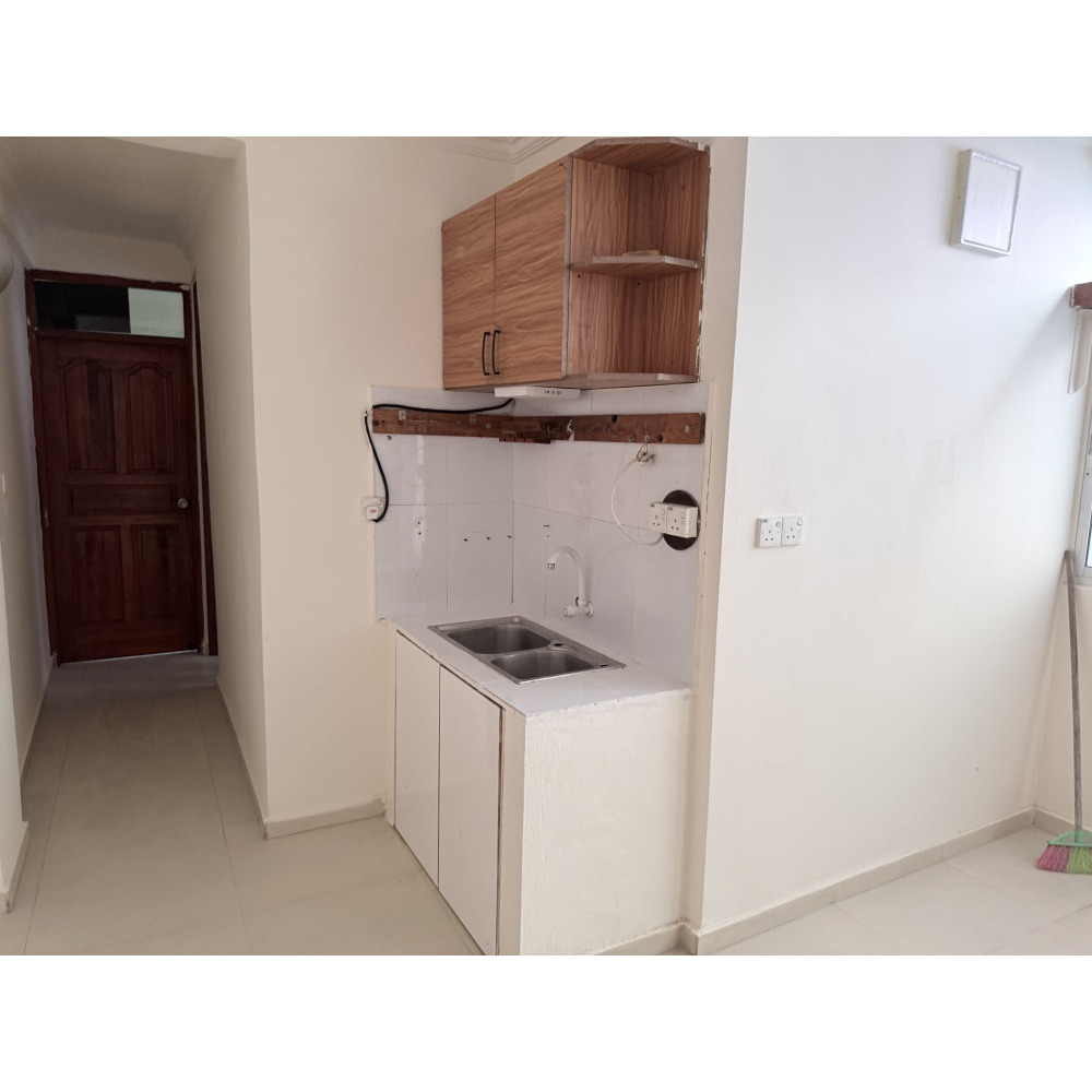 02 room apartment with toilet — Malé — Maafannu