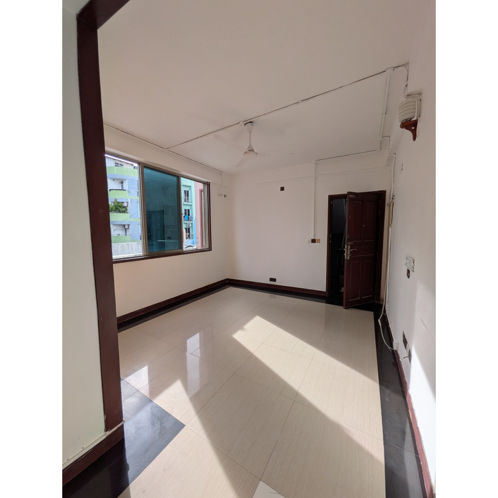 1 room semi furnished spacious apartment for rent 15000 please — Malé — Galolhu