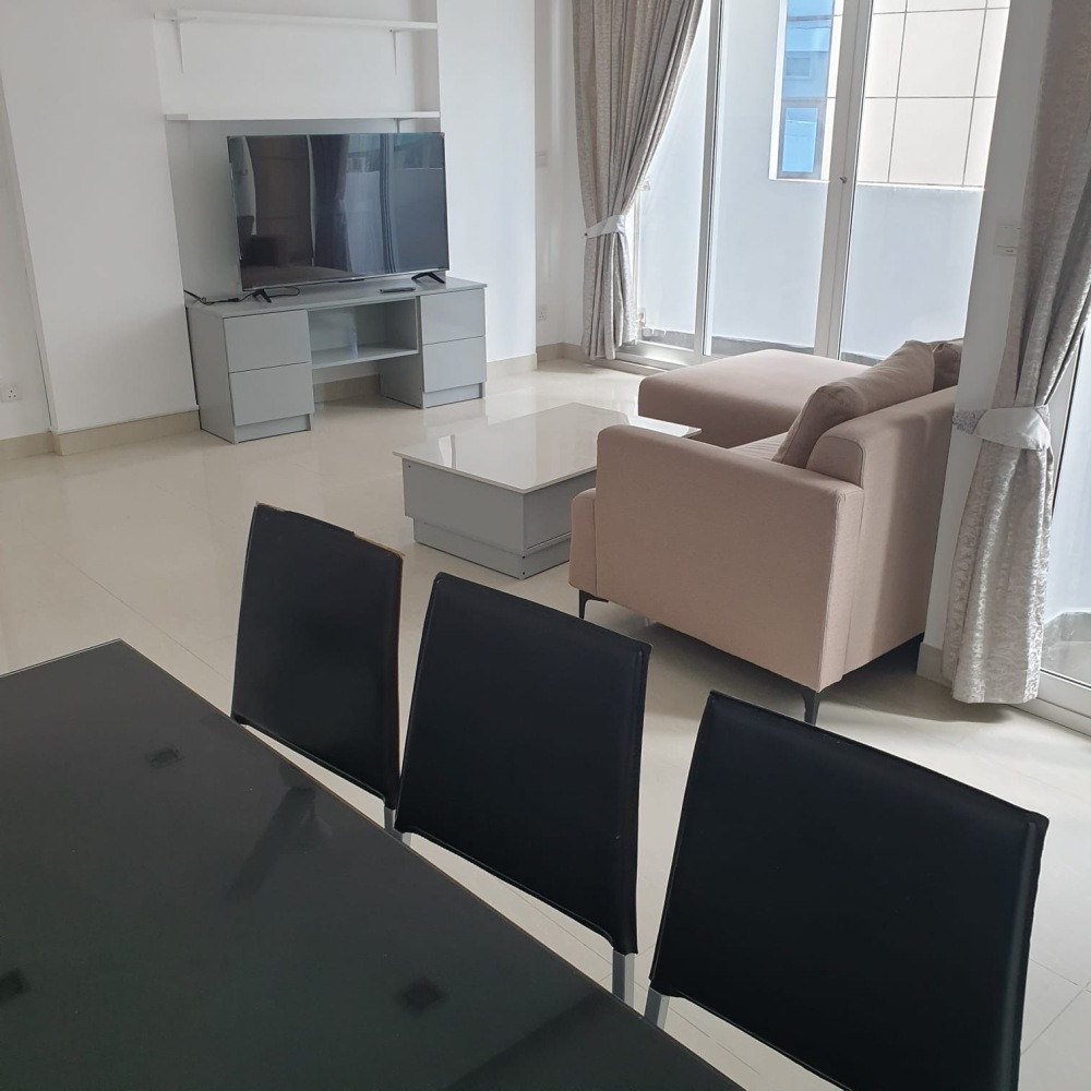 2 Bedroom Furnished & Serviced Apartment On Majeedhee Magu Near Artificial Beach — Malé — Henveiru