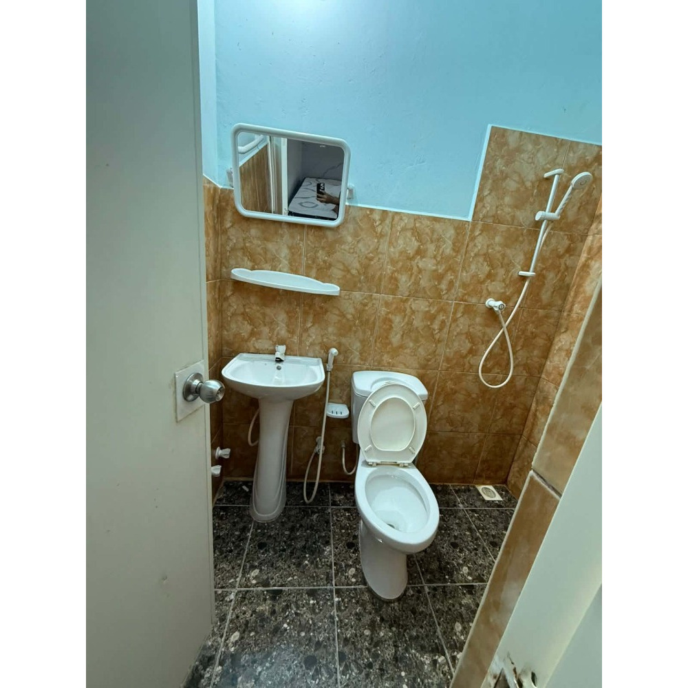 Room for Daily rent /... monthly Room available 9000 — Malé — Galolhu