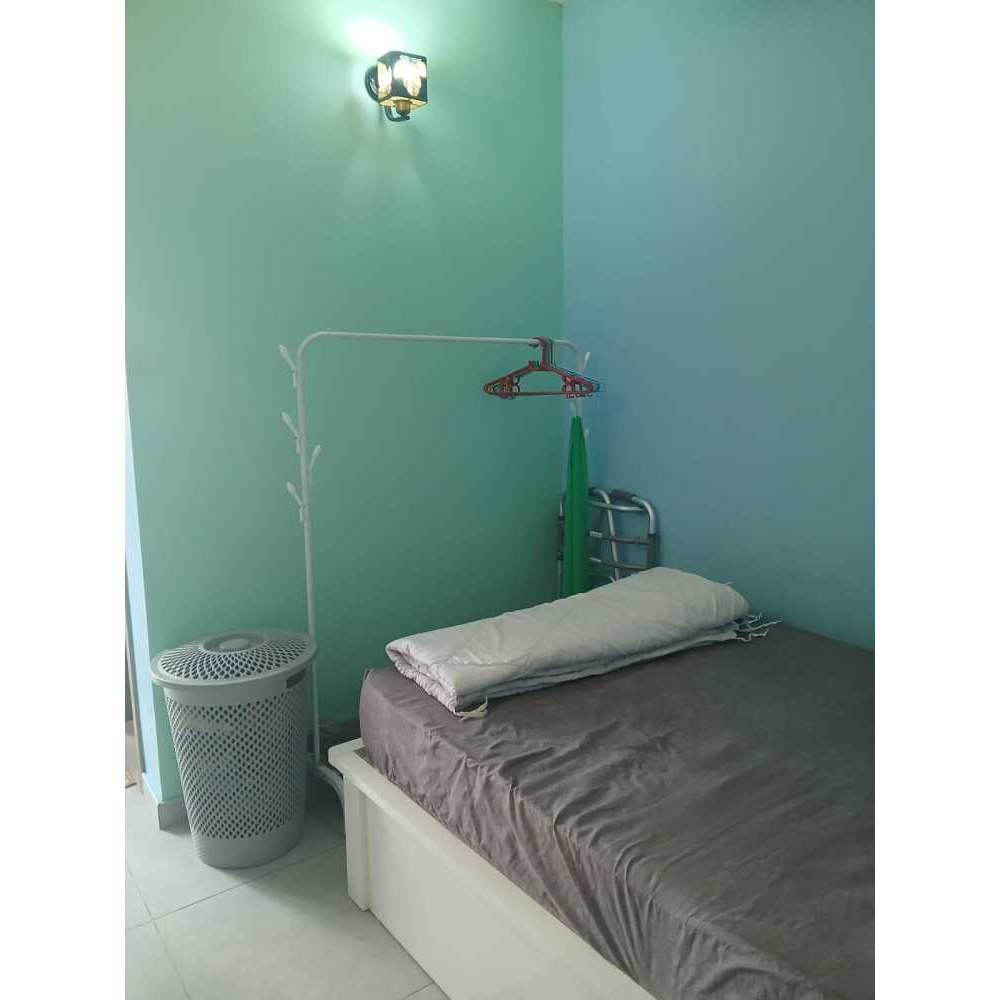 1 room attached with toilet and balcony from 3 rooms apartment — Hulhumalé