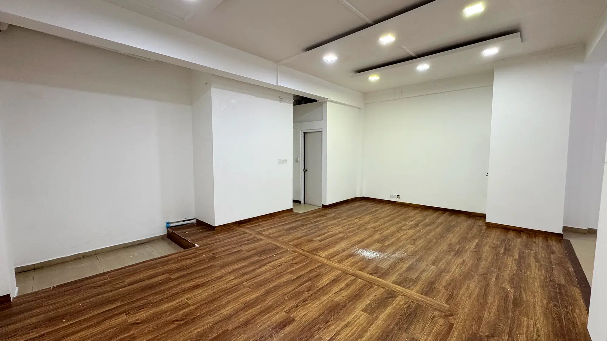 Commercial Space for Rent (ML 293) — Sitthimaavaa Hingun