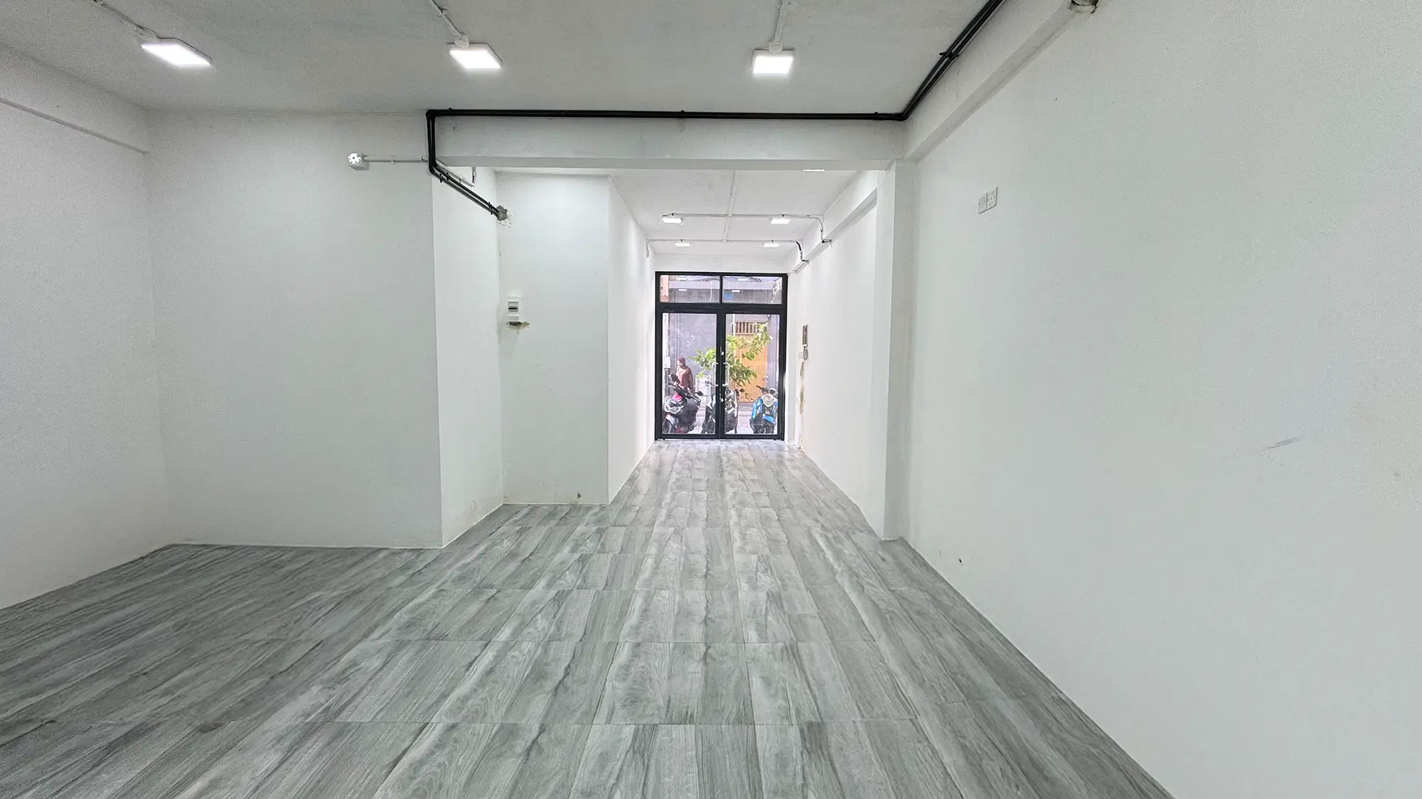 Commercial Space for Rent (ML 299) — Lonuziyaaraiy Magu